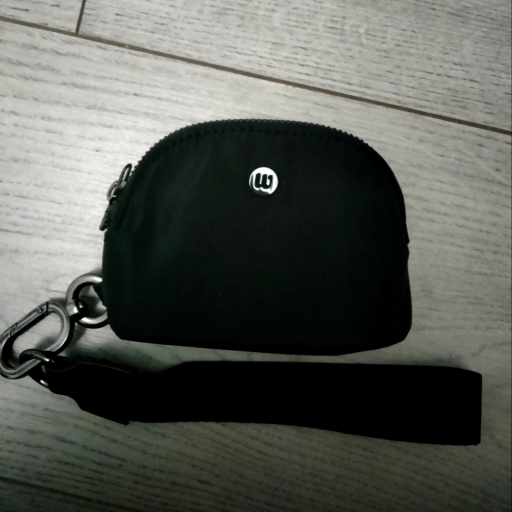 Wantable brand wristlet strap coin purse card holder keychan New  carabiner